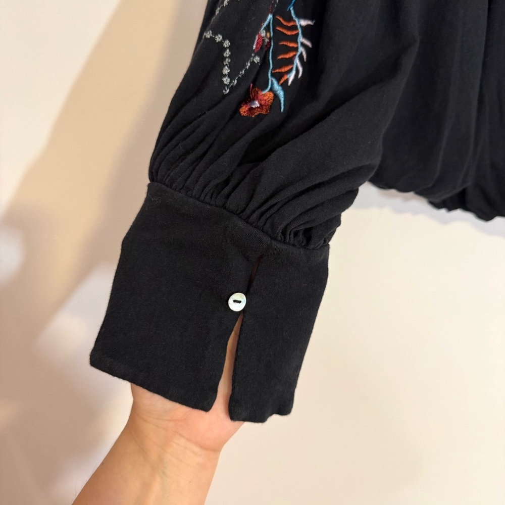 SOLDFree People Floral Embroidered Black Bubble Hem Lita Blouse Open Neck Medium - Picture 5 of 13
